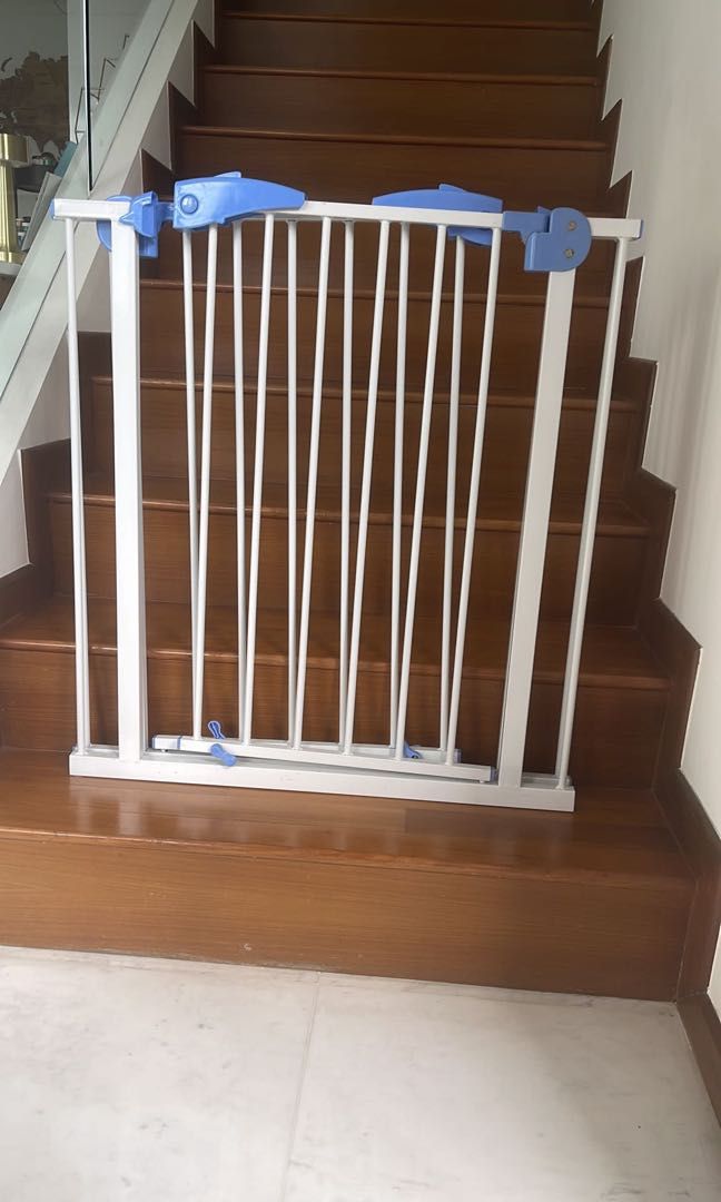 Lindam stair gate tesco on sale