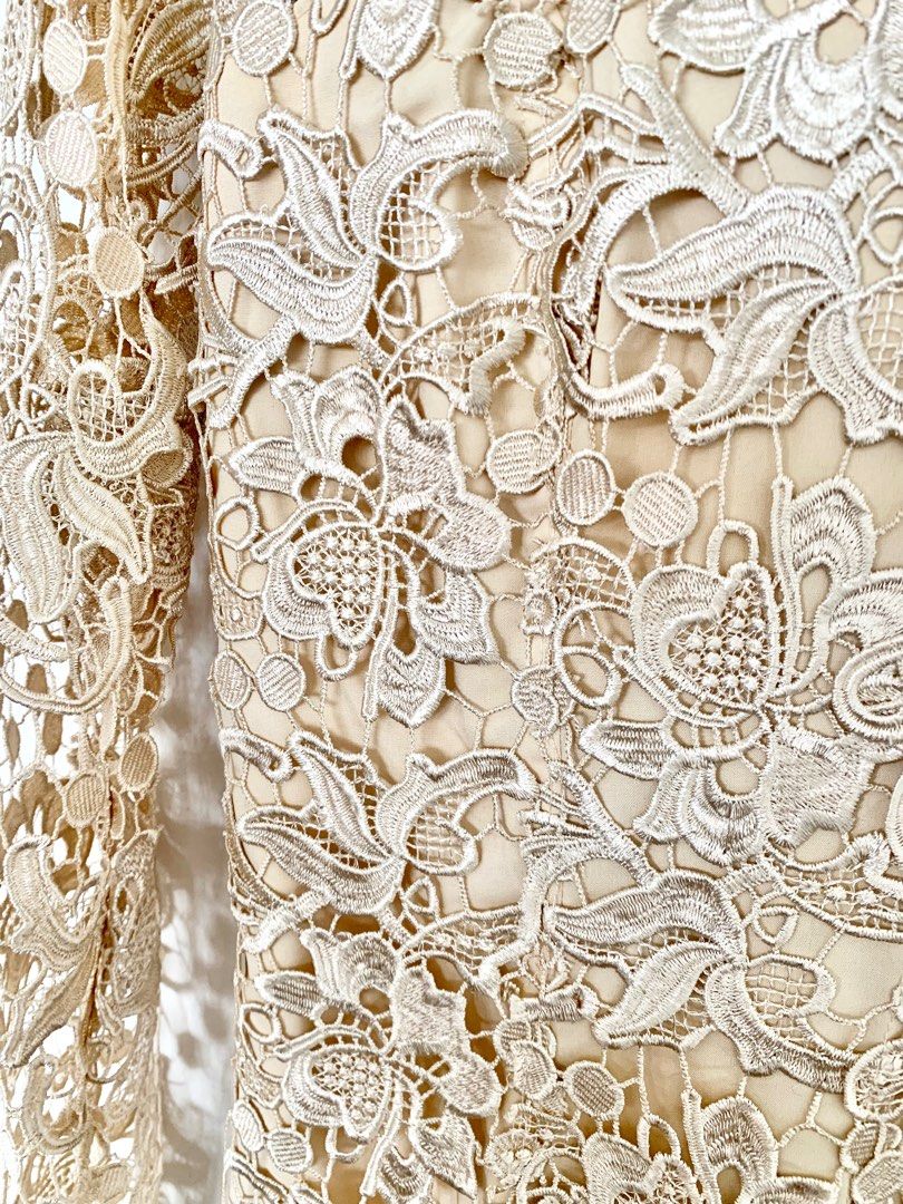 Beautiful Elegant Lace Dress in Beige M size Women s Fashion