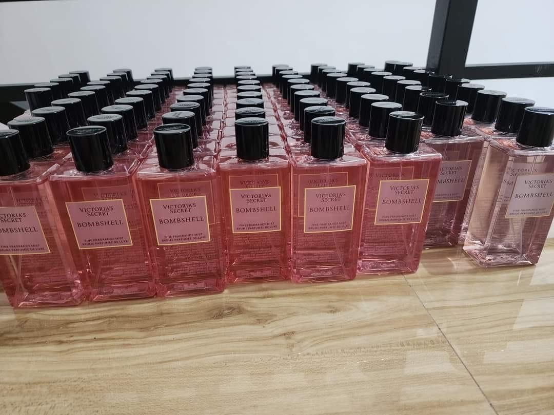 Bombshell Classic (Category: Fragrance & Deodorants) located in Pasig City. Submitted by lizzy_ph (Listing ID 1252230271, Image 2). Description: Guaranteed original from US.