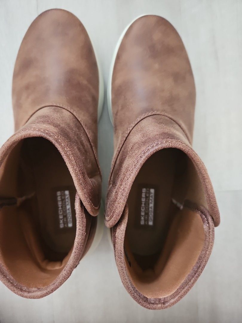 Skechers deals boots 8.5