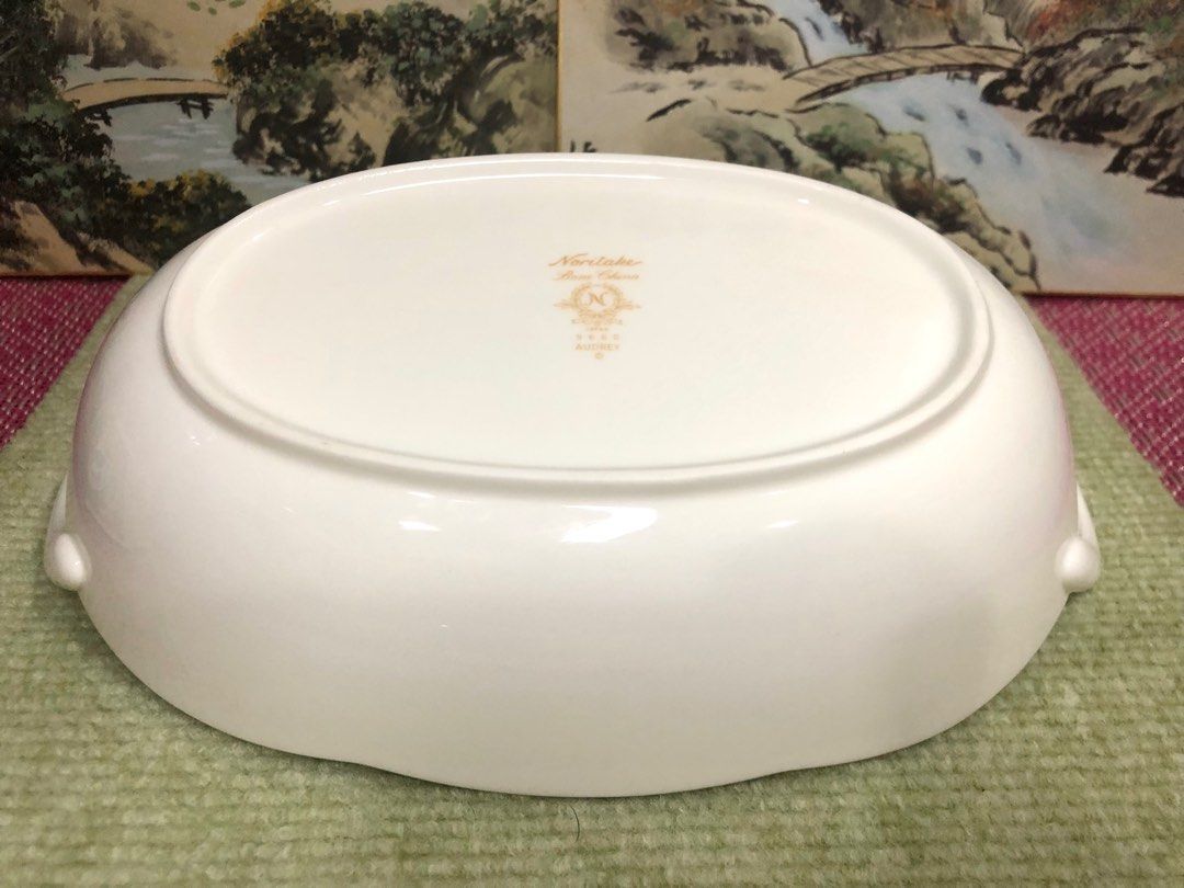 Branded Noritake Audrey handled porcelain dish made in Japan, Furniture