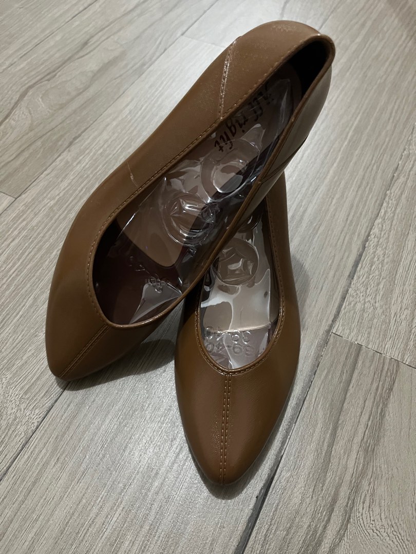 Brown Jelly Heels, Women's Fashion, Footwear, Heels on Carousell