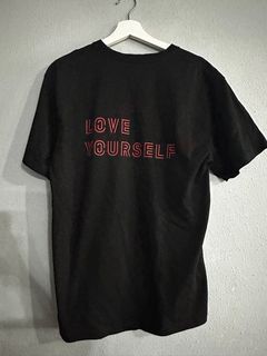 kim seokjin jin bts concert speak yourself selfie | Essential T-Shirt
