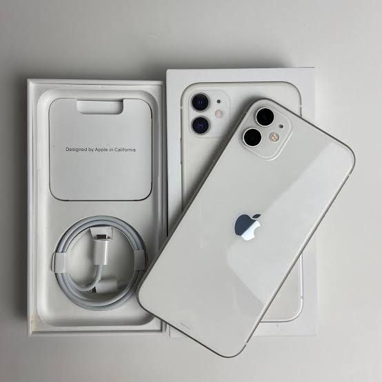 Iphone 11 deals 64gb airpods