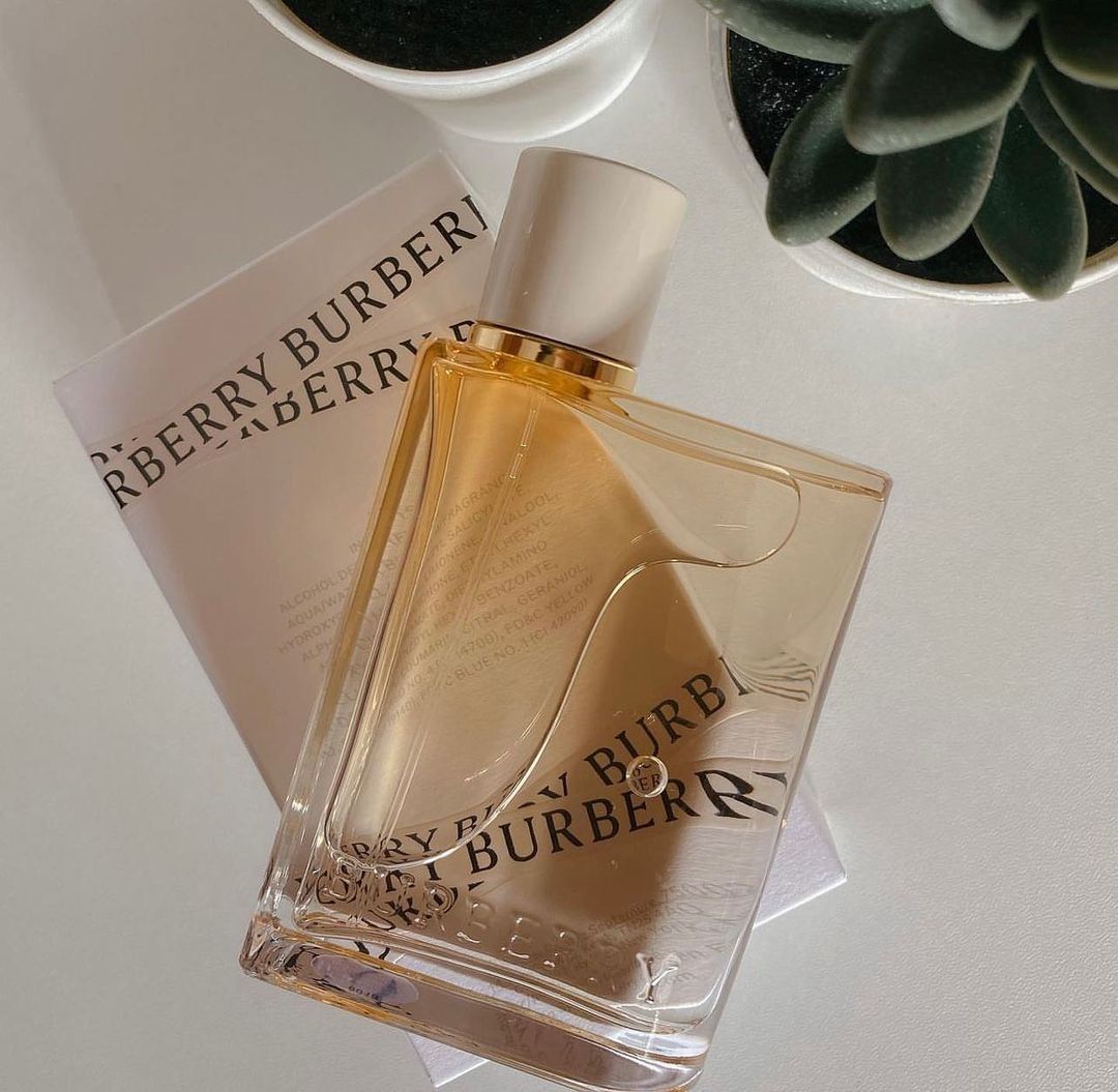 Burberry her intense tv advert online