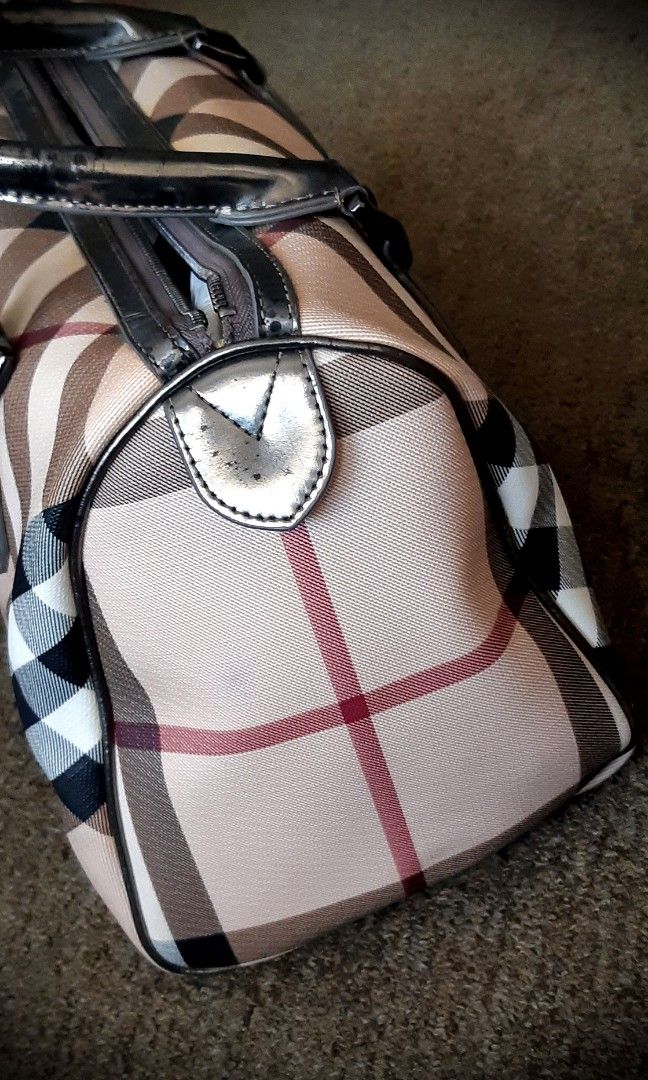 BuRberry speedy bag good condition 85% OK, authentic full leather size 28 x  18 x 16 cm, bag only, Barang Mewah, Tas & Dompet di Carousell