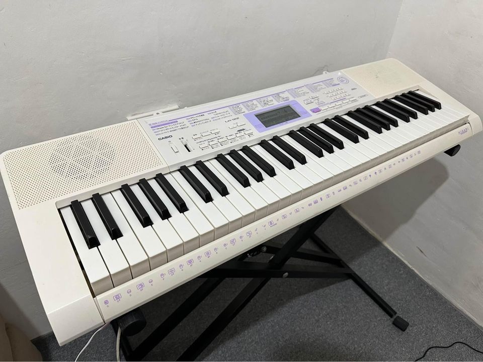 Casio LK-122 Electronic Keyboard 61 Standard Key Optical