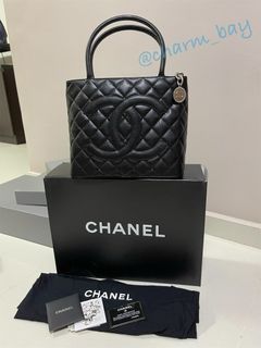 💎Sold💎 Excellent Condition Chanel Medallion Tote In Beige Caviar And GHW,  Luxury on Carousell
