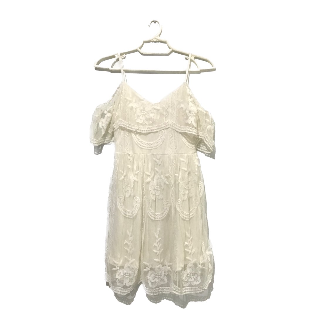 charlotte russe off the shoulder dress Charlotte Russe off the shoulder floral dress size Large