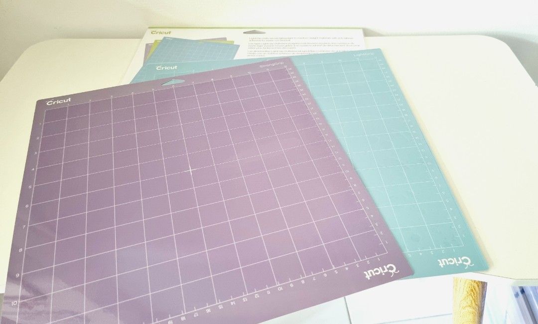 Cricut Grip Mat, Hobbies & Toys, Stationery & Craft, Craft Supplies