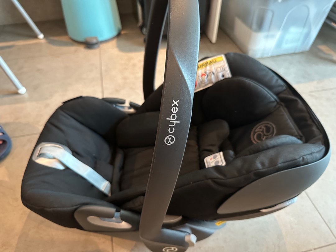 Cyber cloud z infant car seat, Babies & Kids, Going Out, Car Seats on
