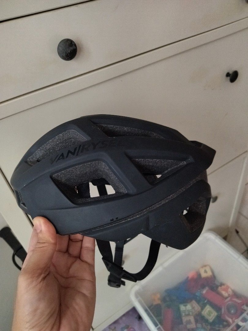 Btwin helmet cheap 900