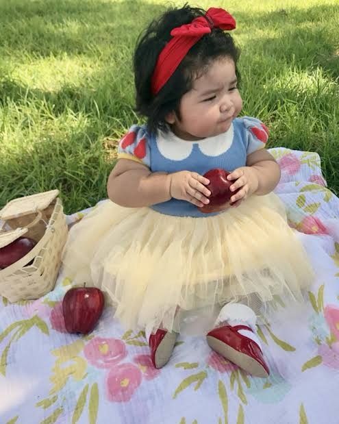 Baby gap sales snow white dress