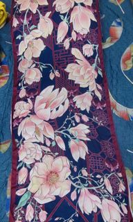 Duck disney mulan shawl in bold