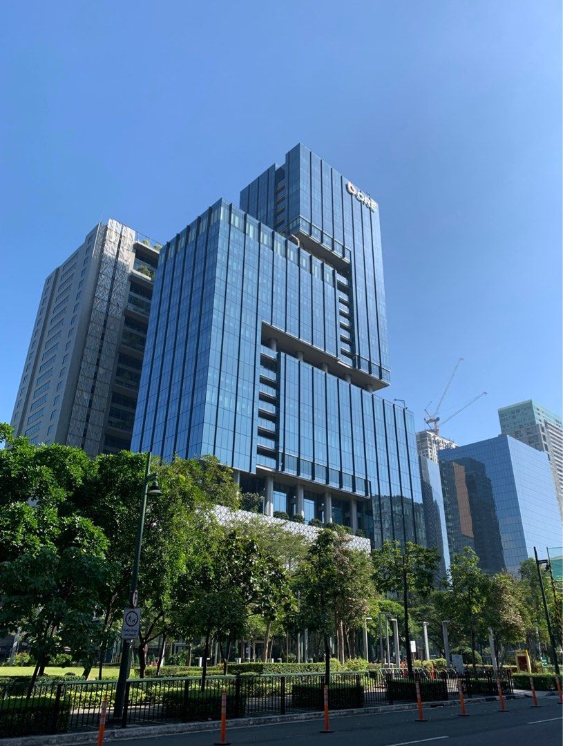 For Rent Officespace 500sqm ORE Central Bldg, BGC (Category: Commercial) located in Makati City. Submitted by donangelob (Listing ID 1252332843, Image 1). Description: *DIRECT TENANTS ONLY* *DIRECT TENANTS ONLY* *DIRECT TENANTS ONLY* For Lease: ORE Central Building 9th corner 31st BGC, Taguig City Semi Fitted Floor Area: 586 sqm Per Sqm: Php 1,400 / per sqm + VAT CUSA: Php 200/ per sqm Car Park: Php 7,000 / per slot + VAT Minimum: 2 year contract