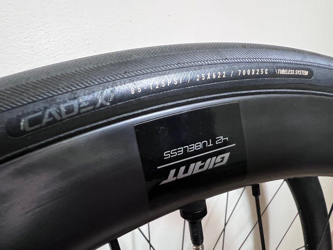 Giant SLR 1 Tubeless Wheelset + Cadex Tyres, Sports Equipment, Bicycles