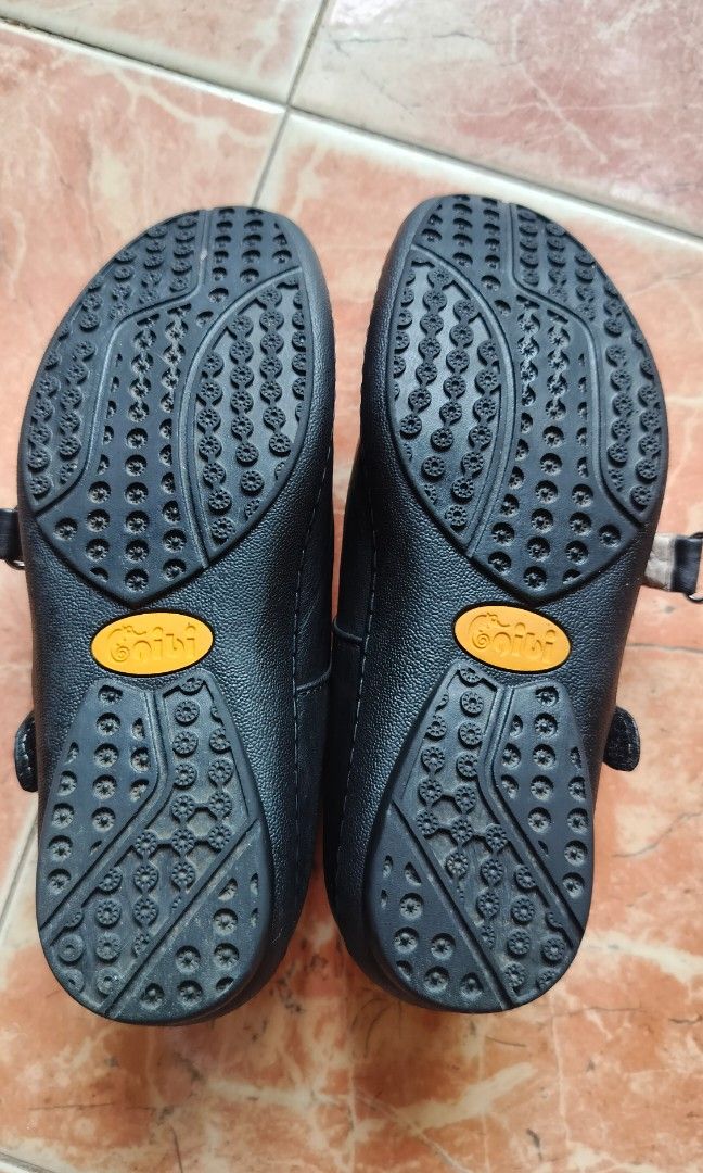 Gibi school shoes original (Category: Babies & Kids Fashion) located in Estancia. Submitted by mapzie (Listing ID 1252268068, Image 2). Description: wat u see wat u get NO ISSUE‼️NO ISSUE‼️ ORIGINAL di kasya sa school girl ko delivery 6-7days province kids size 28.