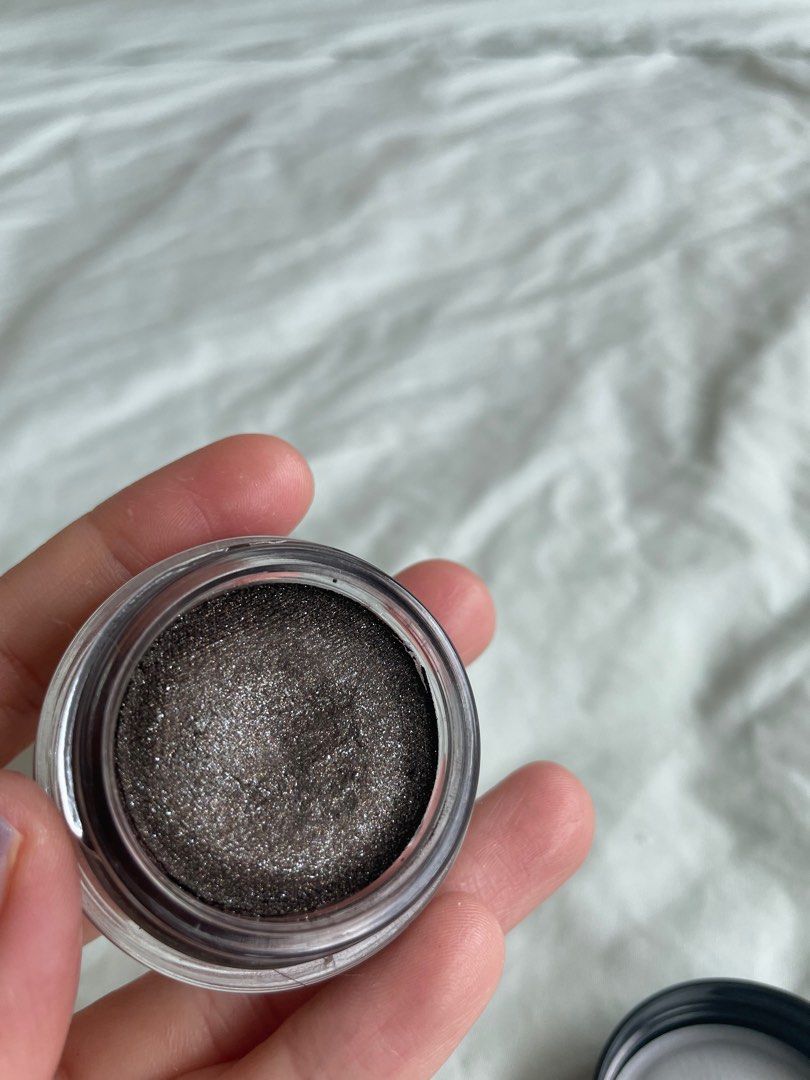 Giorgio Armani hourglass cream eyeshadow