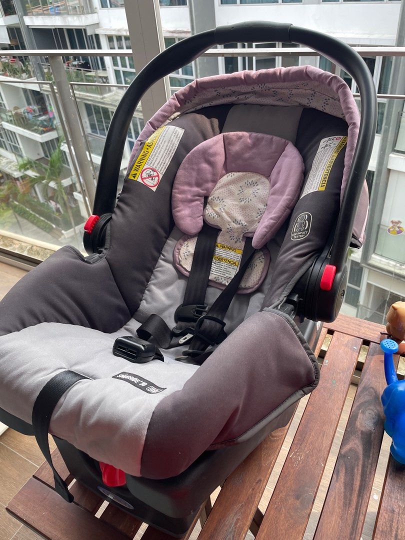 Graco FastAction Fold Click Connect Travel System Infant car seat