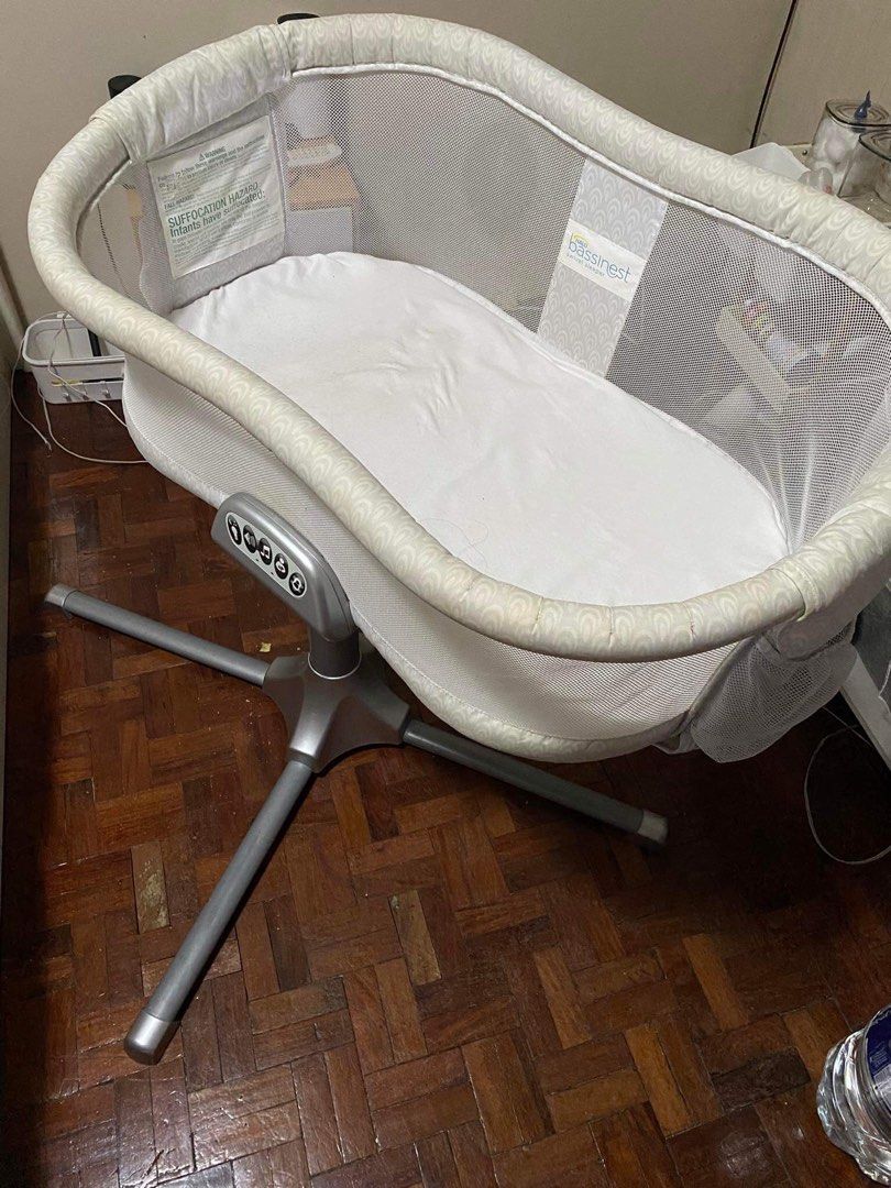 Halo Bassinet Swivel Bassinest Babies Kids Baby Nursery