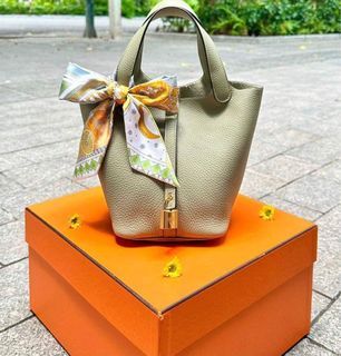 Hermes Picotin 18 Lock Bag Barenia Faubourg Gold GHW Stamp Y