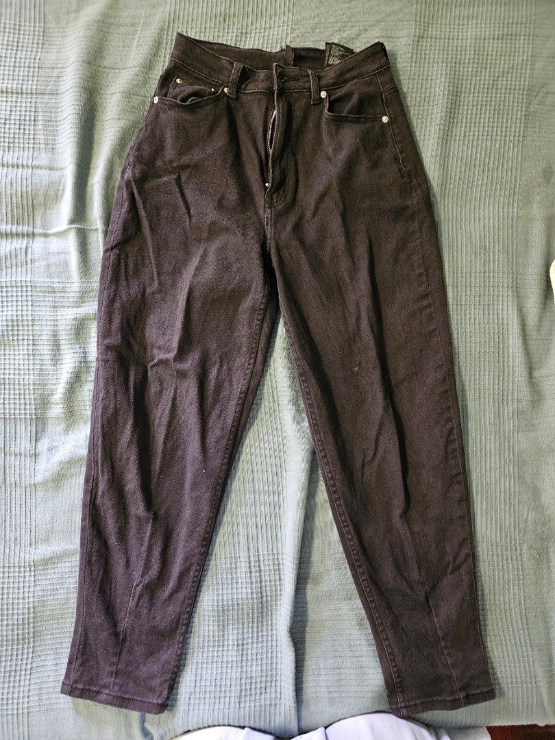 H M Black mom jeans Women s Fashion Bottoms Jeans Leggings on