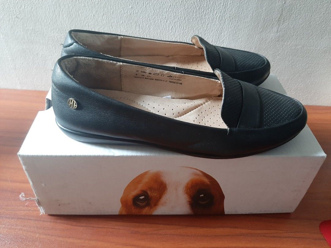 Hush Puppies Black Shoes (Category: Flats & Sandals) located in Manila. Submitted by usernamenikylie (Listing ID 1252248165, Image 3). Description: Used only for a month. RFS: not the right size for me.