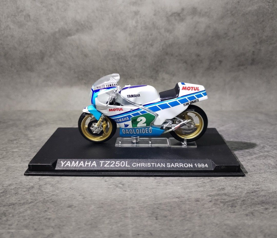 ixo 1/24 Yamaha TZ 250L Christian Sarron World Champion GP 1984  格蘭披治大賽電單車模型, 興趣及遊戲, 玩具 遊戲類- Carousell