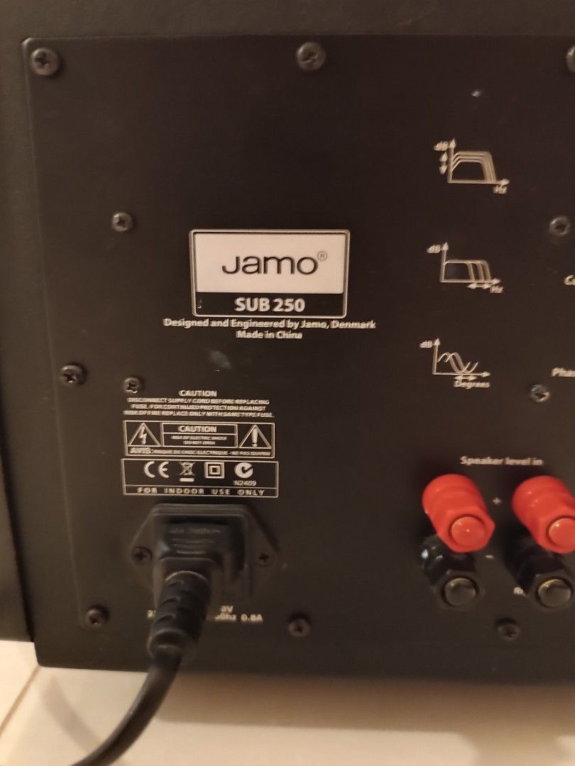 Jamo like new sub250 subwoofer soeakers for sale