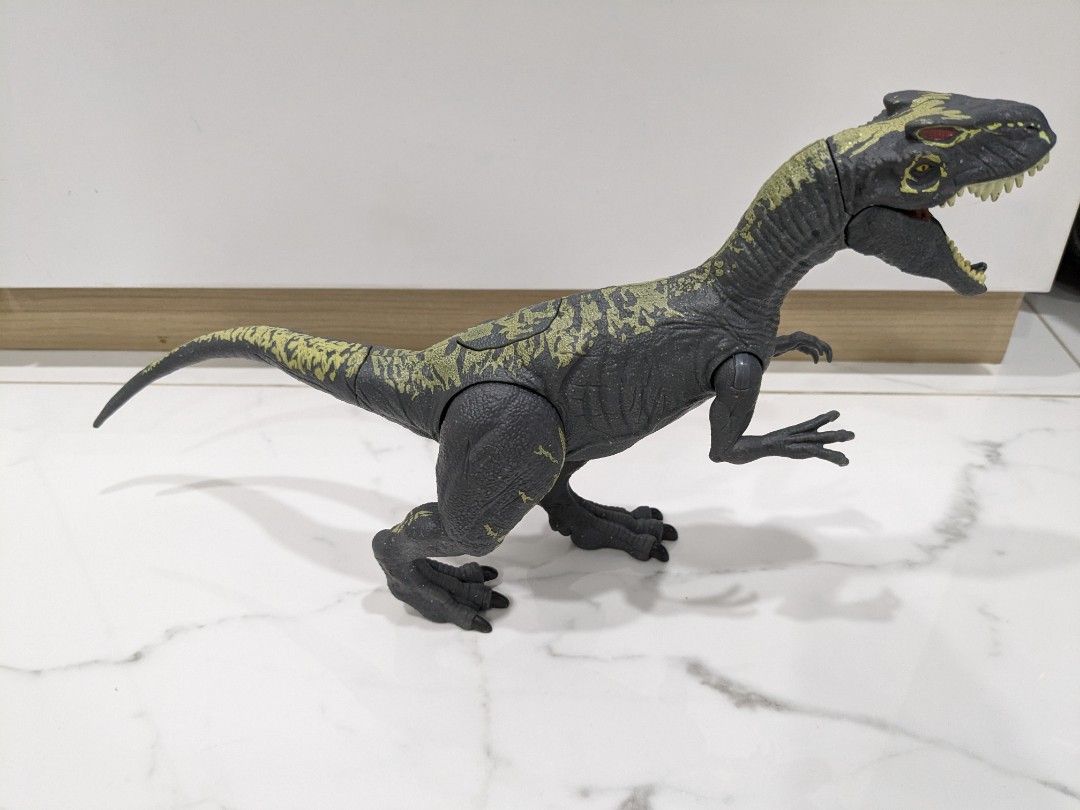 Roarivores allosaurus clearance