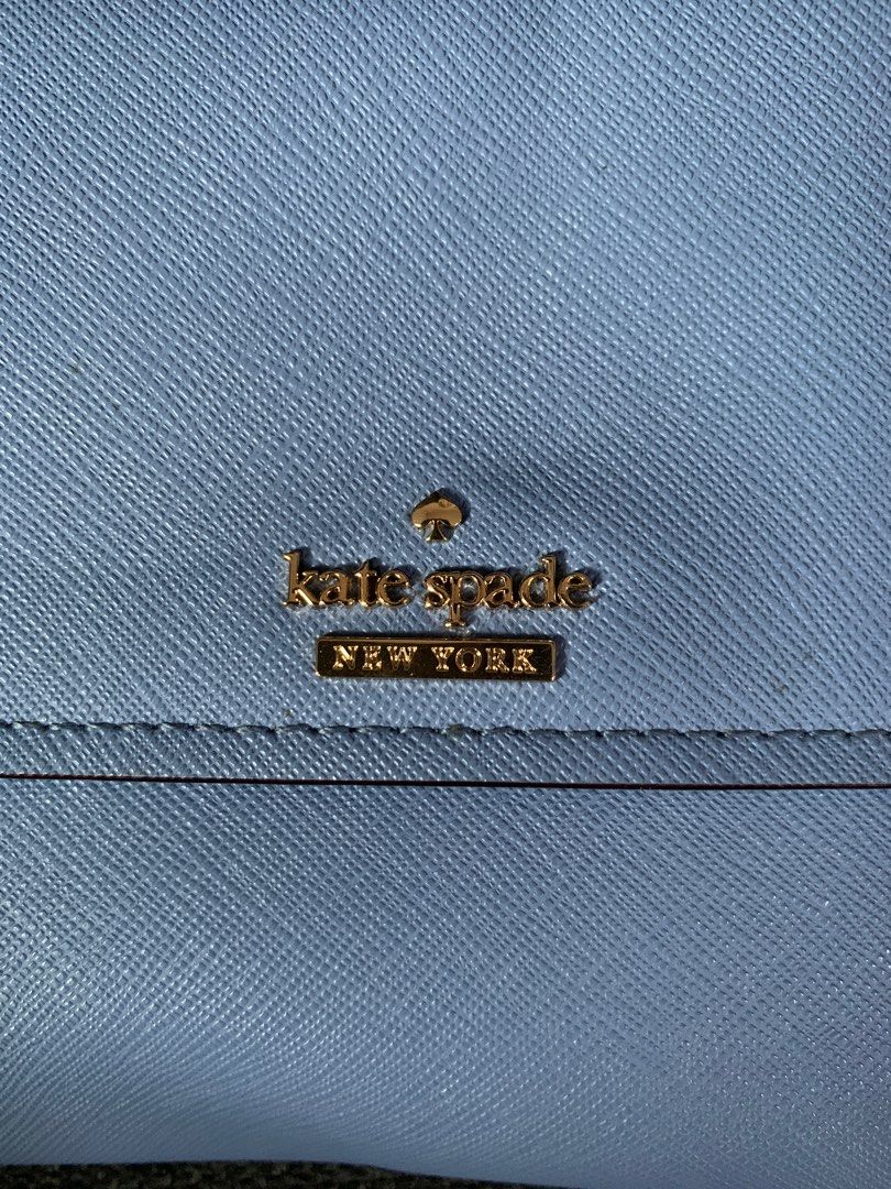 authentic kate spade sling wallet (Category: Luxury Bags & Wallets) located in Kawit. Submitted by aedeclutter (Listing ID 1252186667, Image 3). Description: ✅ authentic bought from US ✅ walang issue ✅ napakaganda.