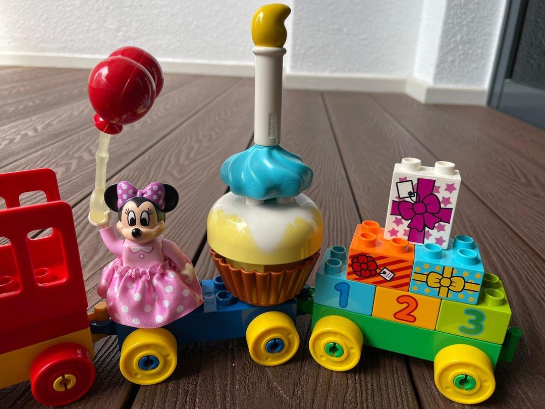 Duplo mickey & deals minnie birthday parade