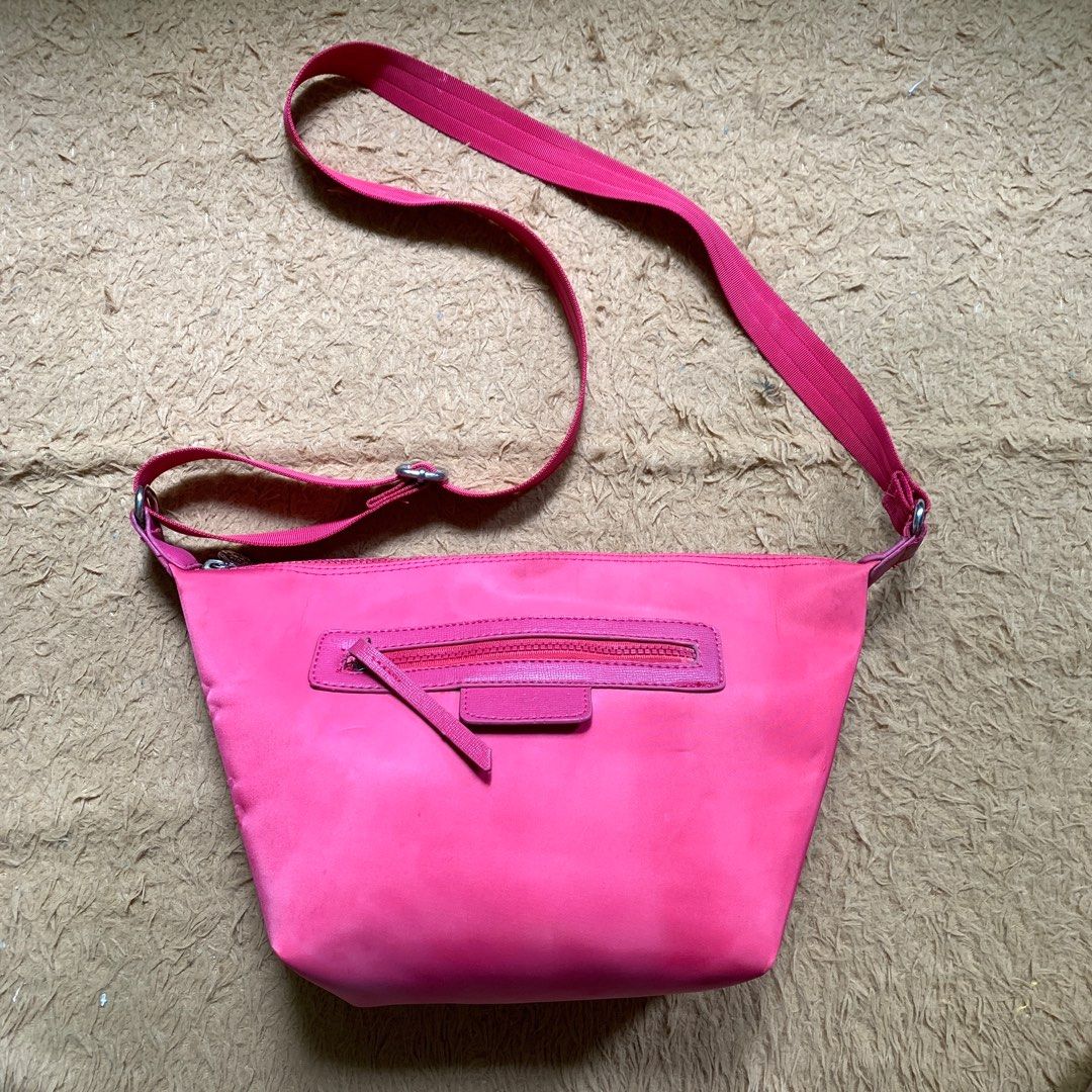 Longchamp Pouch with Handle & Sling (When Worn), Women's Fashion, Bags &  Wallets, Cross-body Bags on Carousell