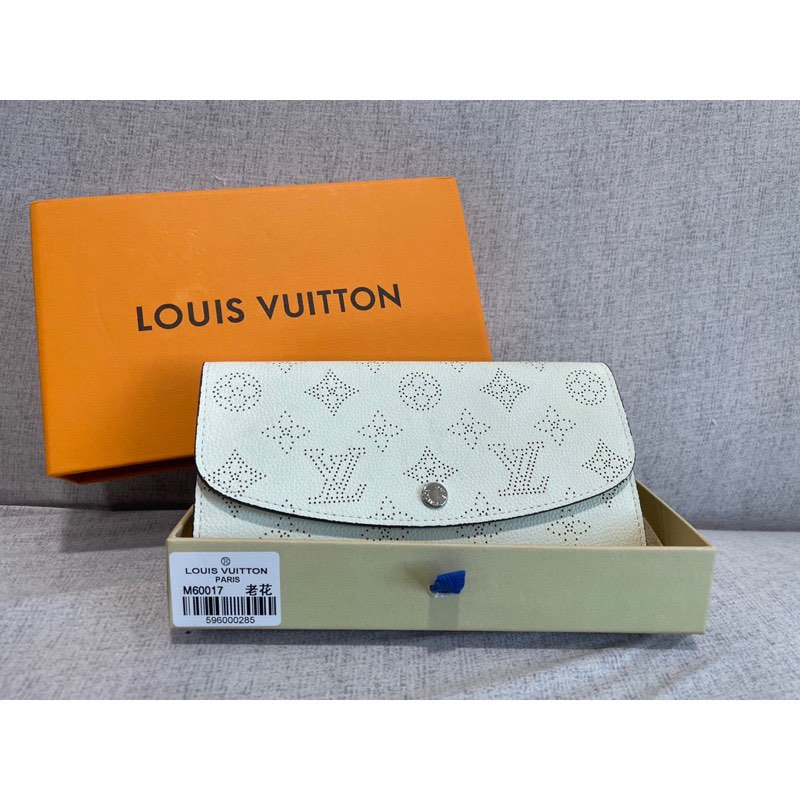 LOUIS VUITTON 路易威登白色長夾, 名牌精品, 精品包與皮夾在旋轉拍賣