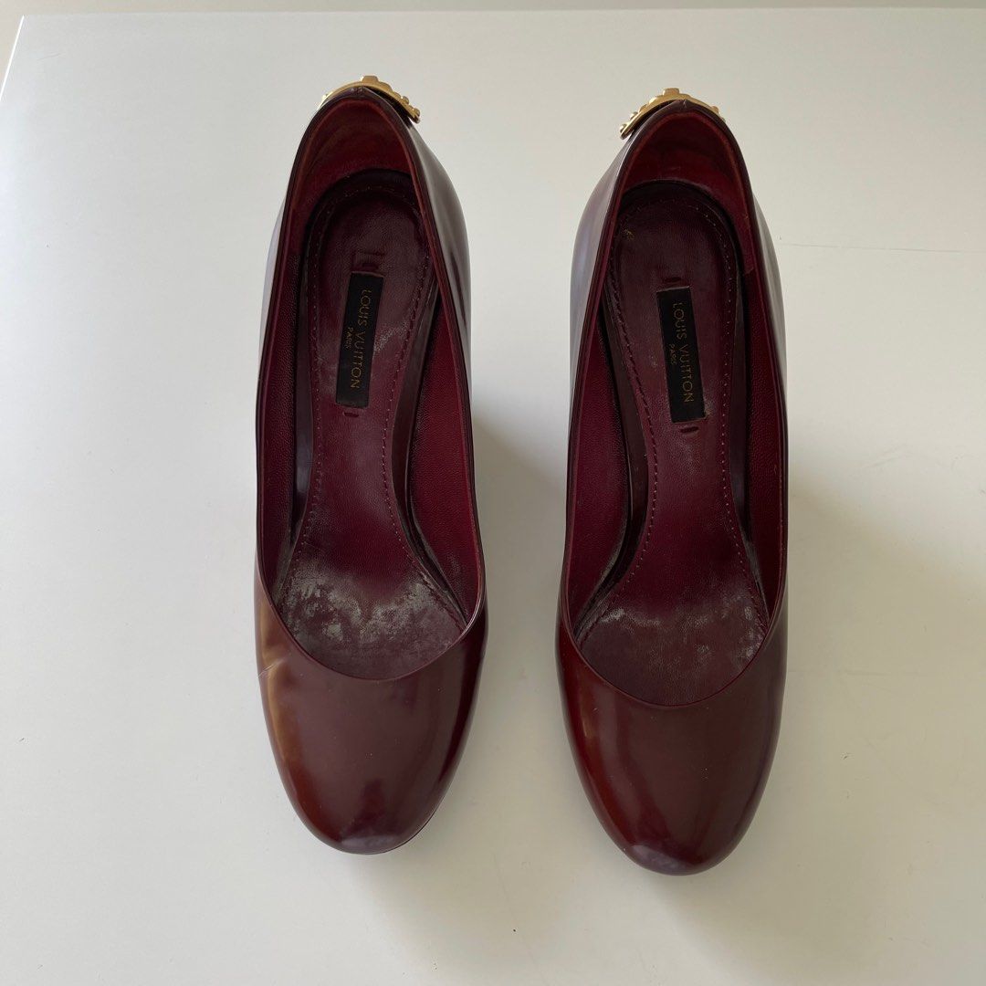 kasut wanita Louis Vuitton (25 gambar)