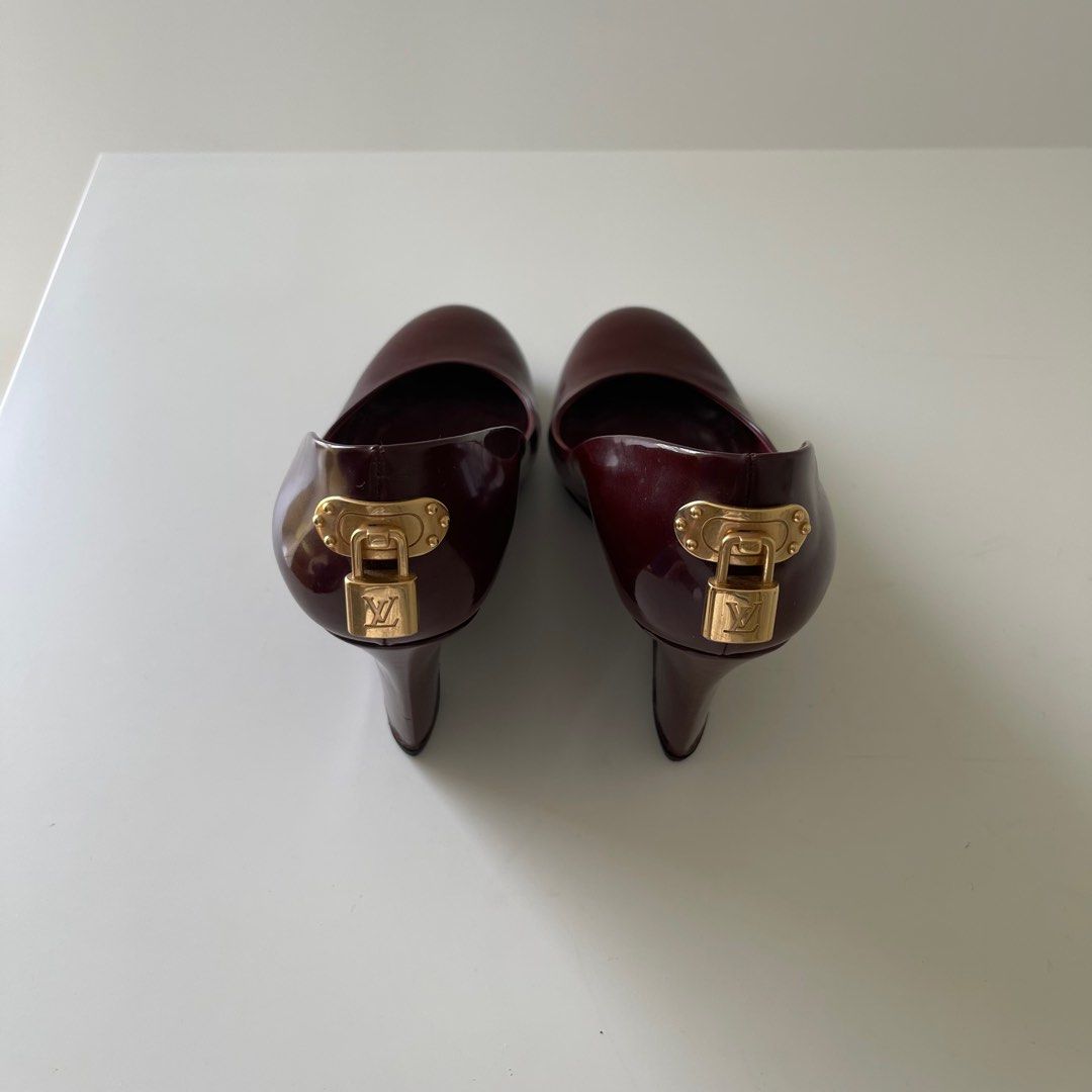 kasut wanita Louis Vuitton (25 gambar)