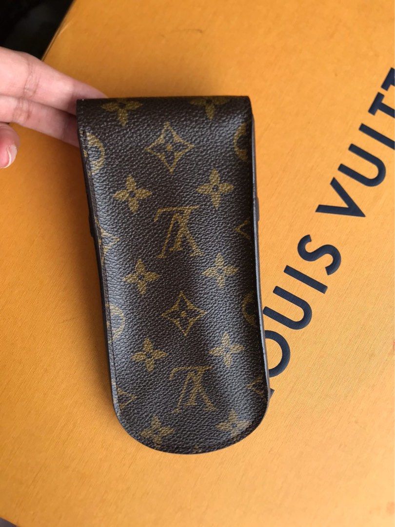 Louis vuitton sunglasses clearance pouch