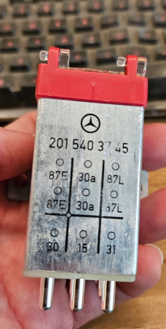 Mercedes Genuine OVP relay W124 W201 W126 R129 R107, Car Accessories