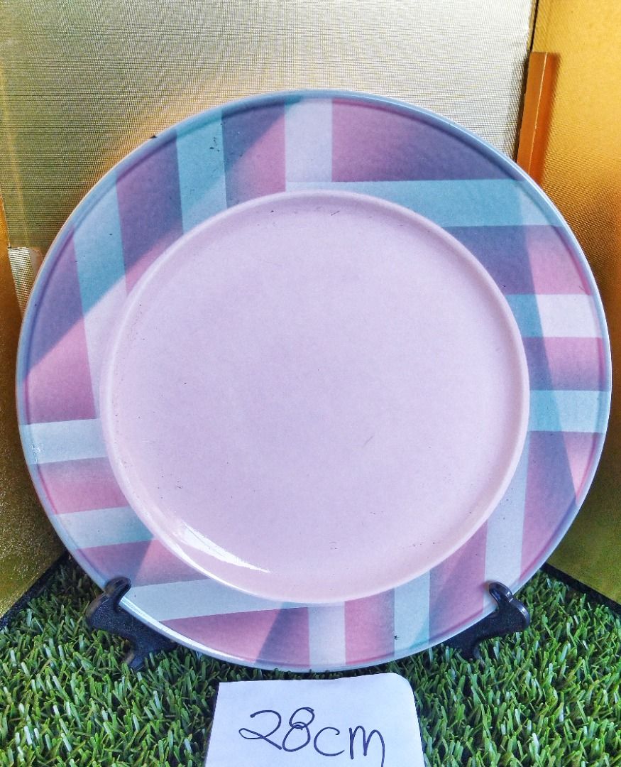 Mikasa intaglio dinner plate (Category: Other Kitchenware & Tableware) located in Mati. Submitted by surkayconsumergoodstraiding (Listing ID 1252260299, Image 1). Description: Mikasa dinner plate .