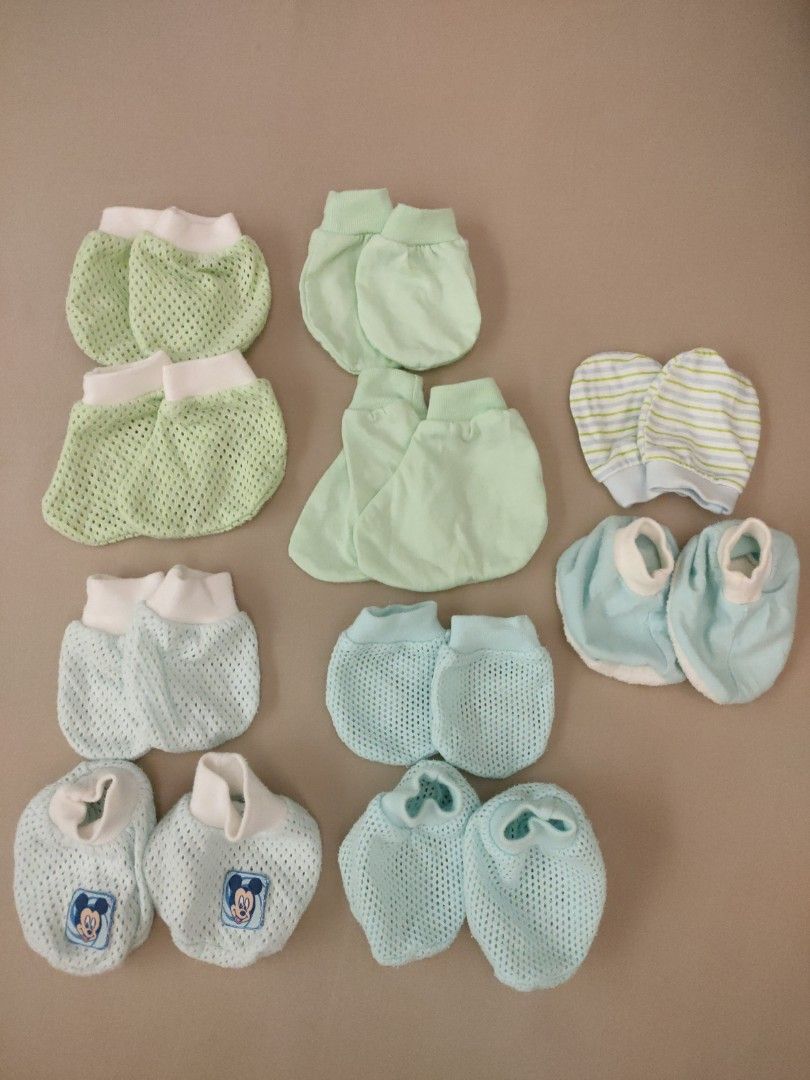 Baby boy on sale mittens and booties