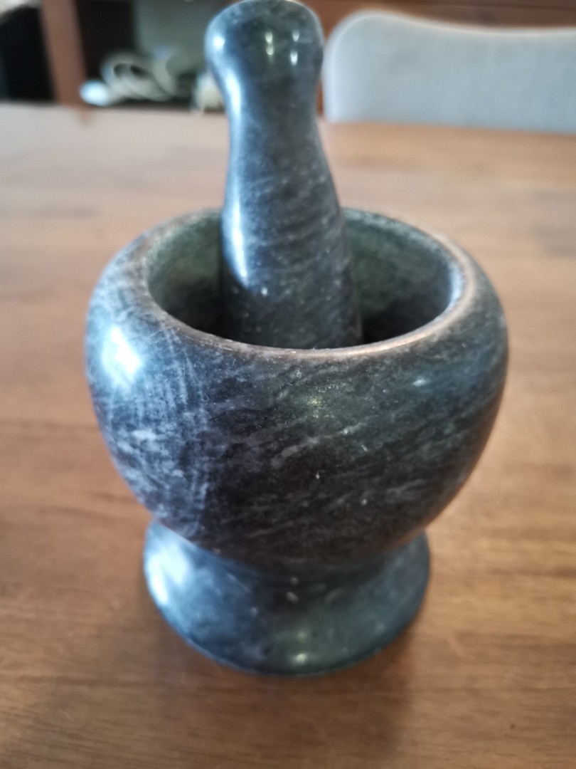 https://media.karousell.com/media/photos/products/2023/9/1/mortar_and_pestle_marble_1693553736_7aef19d3.jpg