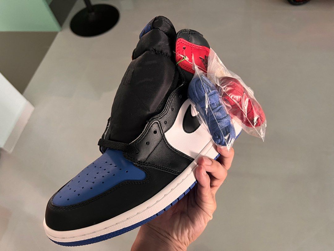 Jordan 1 top store 3 on feet