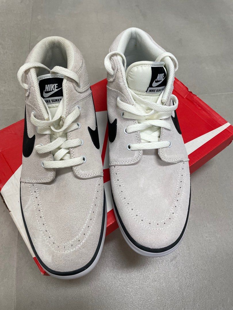 White suede clearance janoski