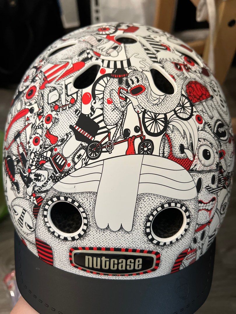 Nutcase street helmet, Men's Fashion, Watches & Accessories, Caps ...