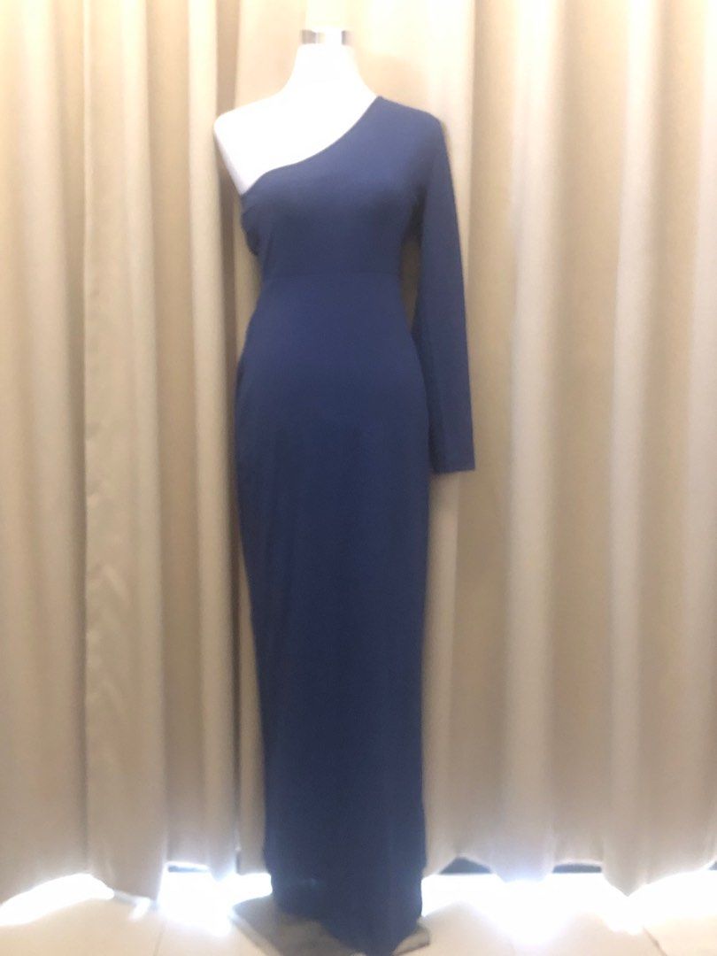 One shoulder long dress/gown (Category: Evening dresses & gowns) located in Taytay. Submitted by bouncy_bee (Listing ID 1252331607, Image 2). Description: Medium in size but can be worn by large frame since it’s stretchable. .