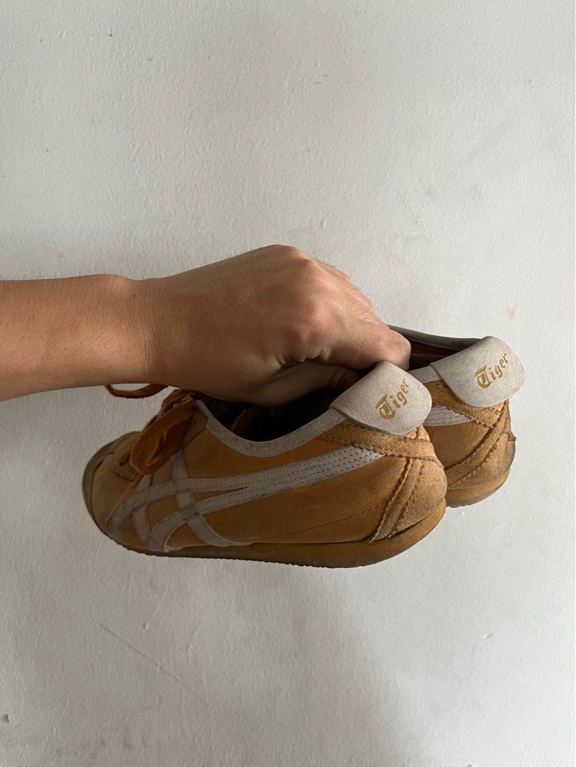 Onitsuka Tiger suede (Category: Sneakers) located in Singapore. Submitted by levensellingstuff (Listing ID 1252251990, Image 2). Description: you get what you see, no box. thank you..
