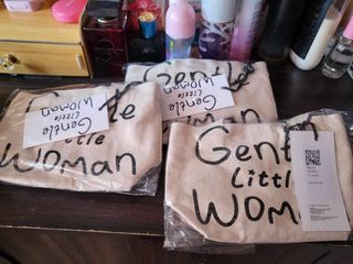 Original Gentle little woman micro tote bag