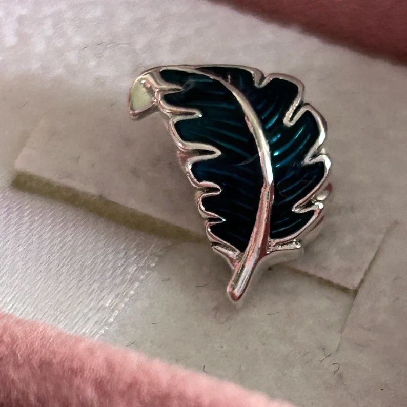 Find more Pandora Feather Ring In Rose Gold, Size 5 for sale at up to 90%  off
