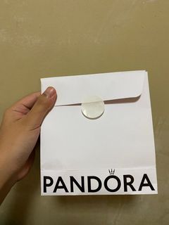 Pandora Charm (Brandnew - doesn't come with receipt I lost it)