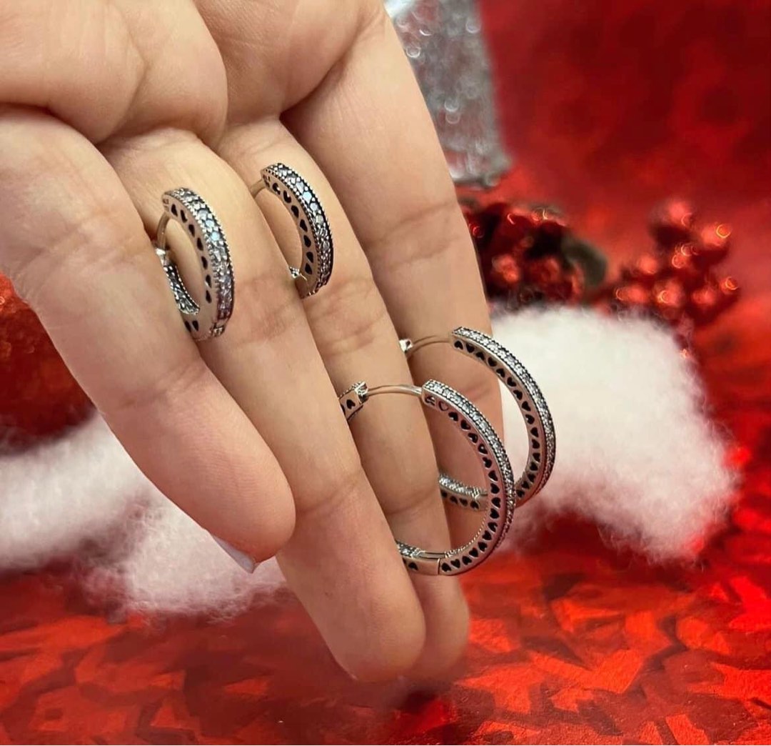 Hearts of hotsell pandora earrings